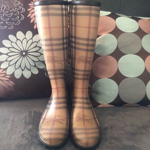 Burberry Rainboots 💯Authentic